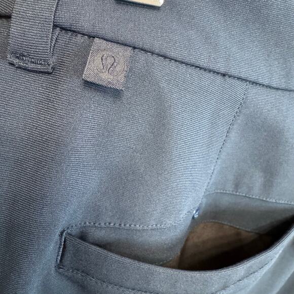 Lululemon Commission Short Relaxed Warpstreme 11" True Navy Stretch Men's 32 - Picture 8 of 8